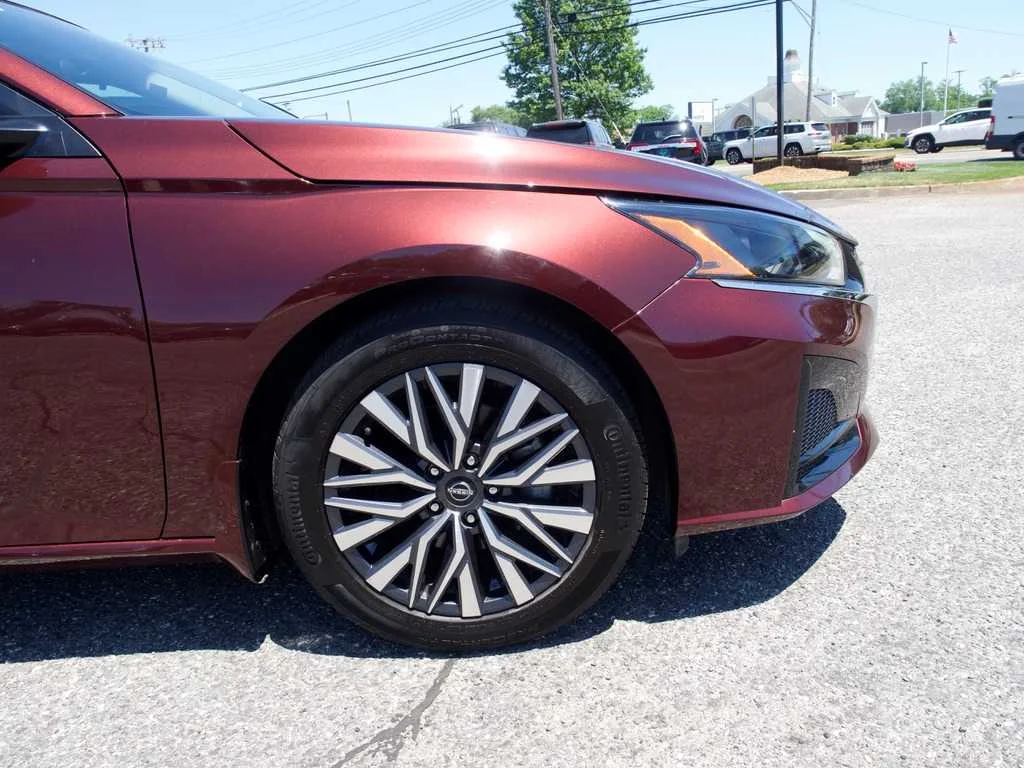 2023 Nissan Altima SV - Photo 13