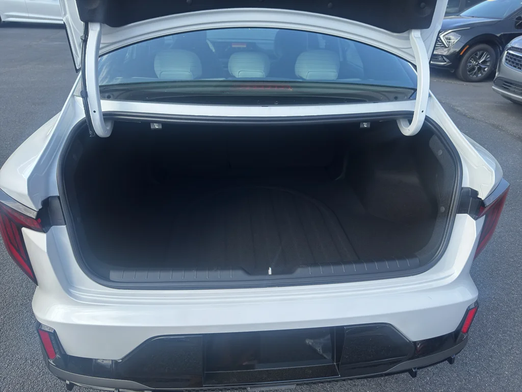 New 2026 Snow White Pearl Kia GT-Line image 12