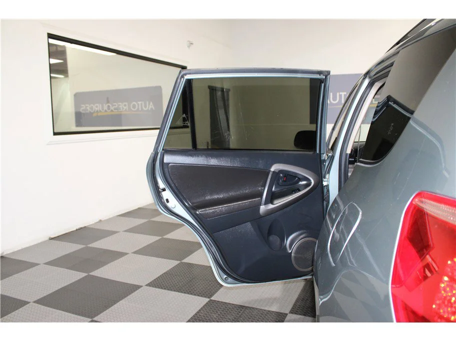 Used 2006 Green Toyota Base image 13