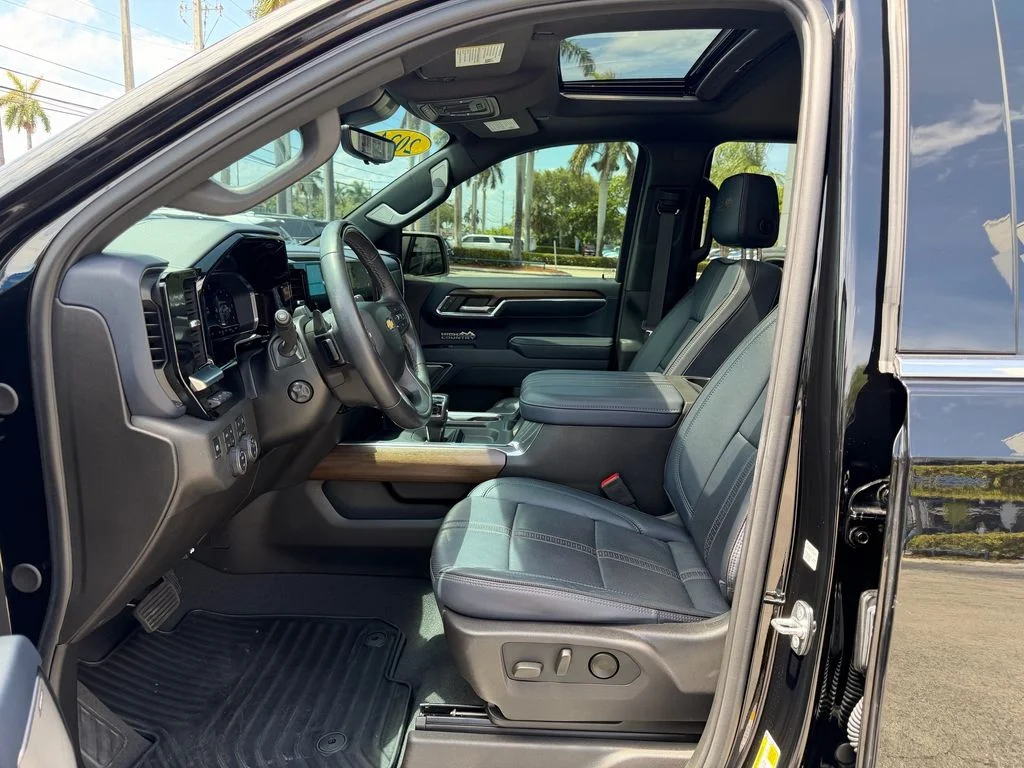 Used 2024 Black Chevrolet High Country image 10