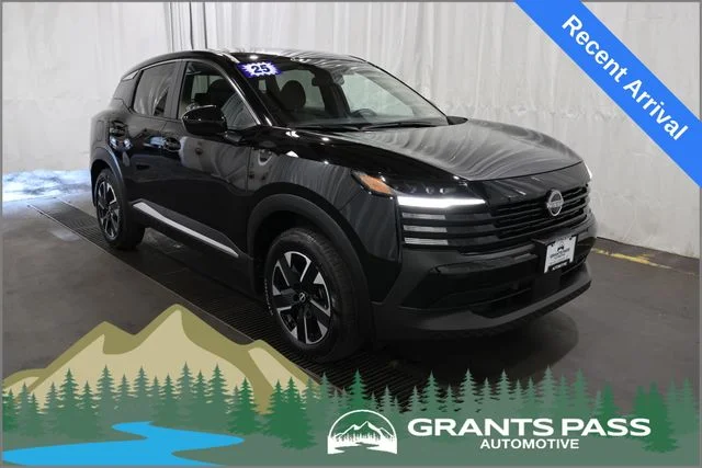 2025 Nissan Kicks 2.0 SV AWD's photo