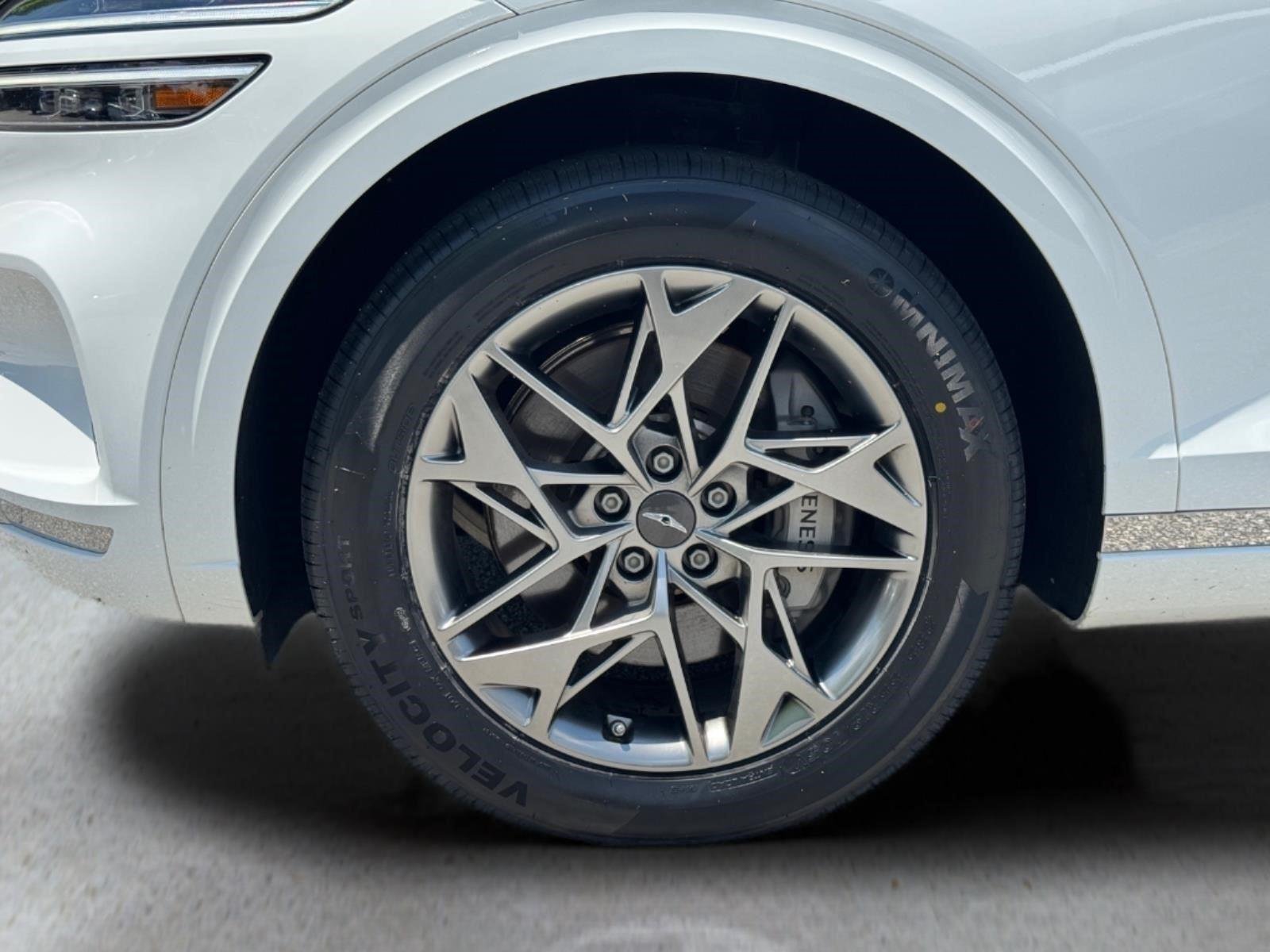 2024 GENESIS GV70 Standard - Photo 9