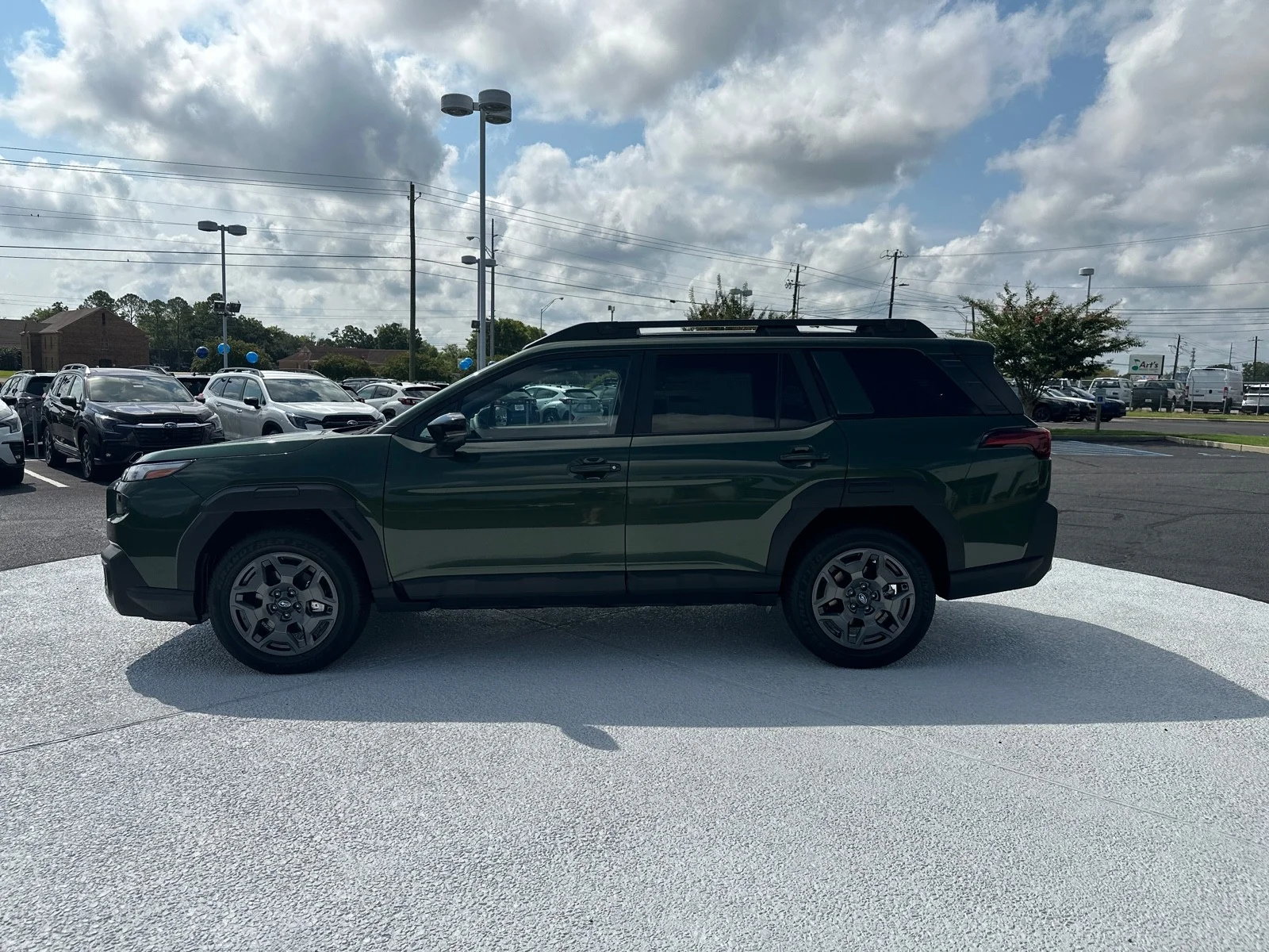 New 2026 DEEP EMERALD GREEN PEARL Subaru Premium image 4