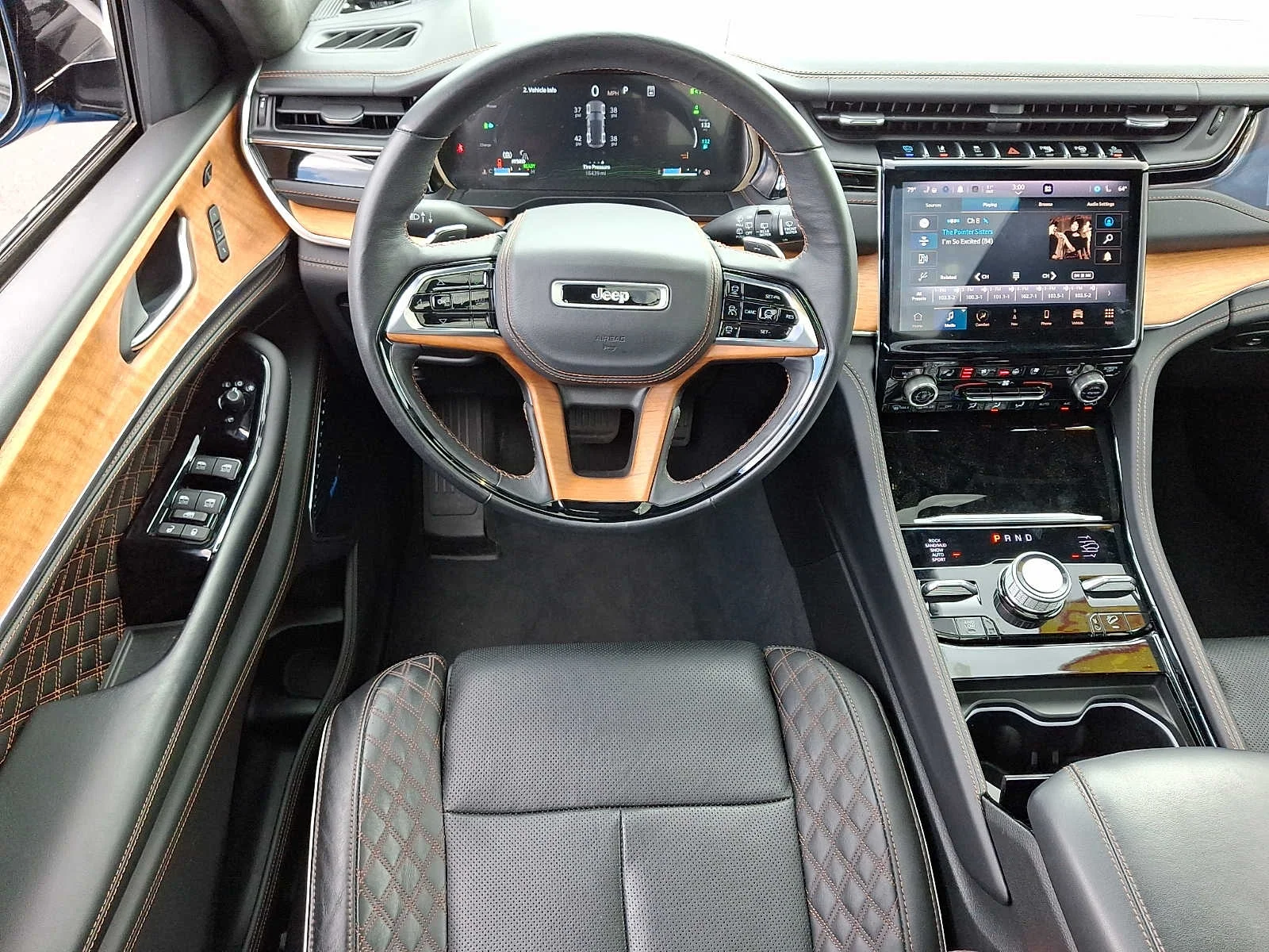 Used 2023 Hydro Blue Pearlcoat Jeep Summit Reserve image 11