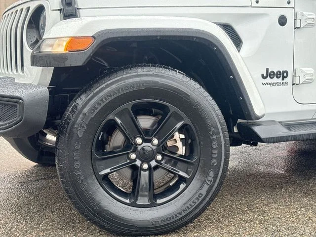 Certified Used 2022 White/off-white Jeep Unlimited Sahara Altitude image 10
