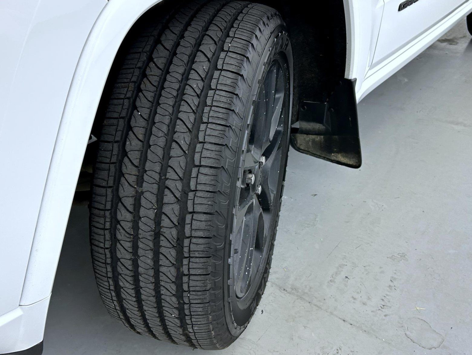 Used 2021 Bright White Clearcoat Jeep Laredo X image 24