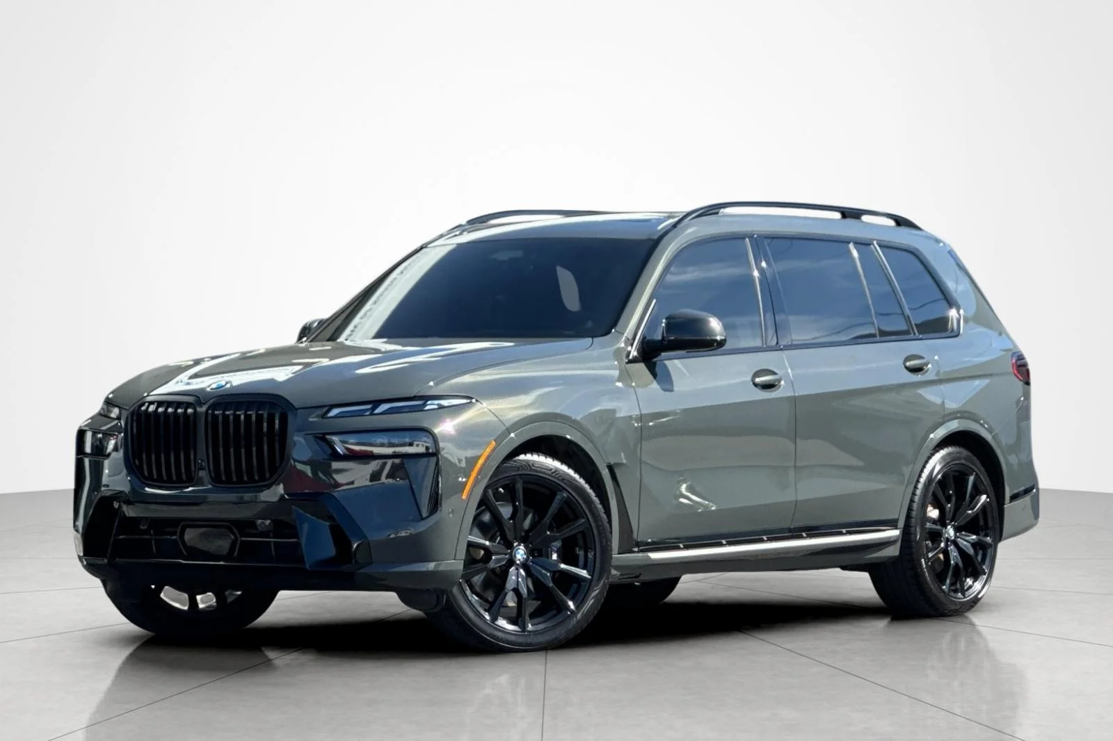2023 BMW X7 xDrive40i's photo