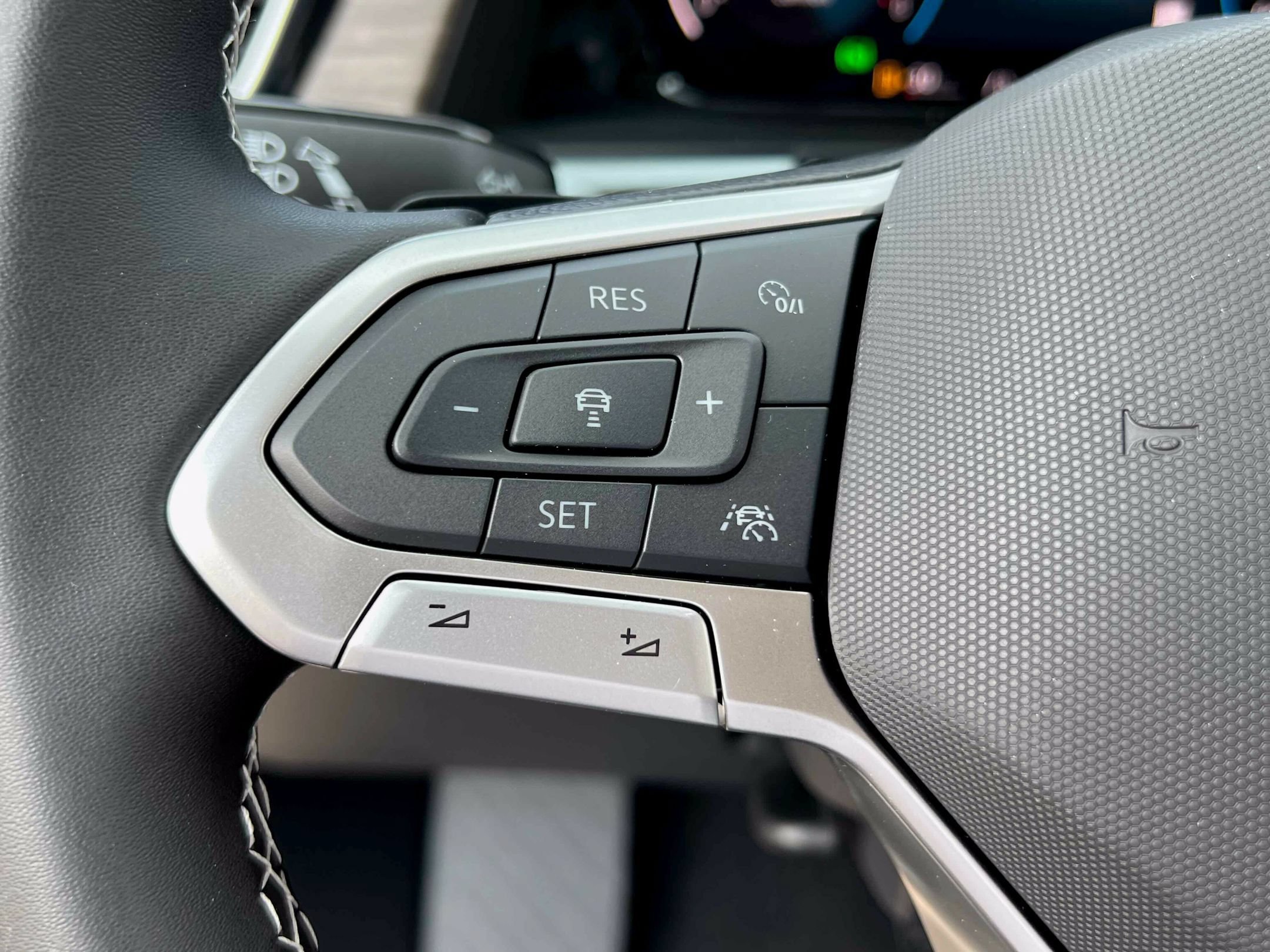 New 2026 Silver Mist Volkswagen 2.0T SEL image 35