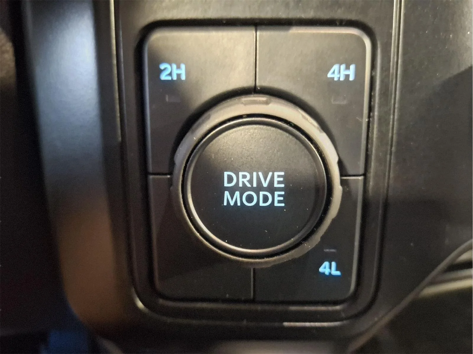 Used 2024 Agate Black Ford LARIAT image 19