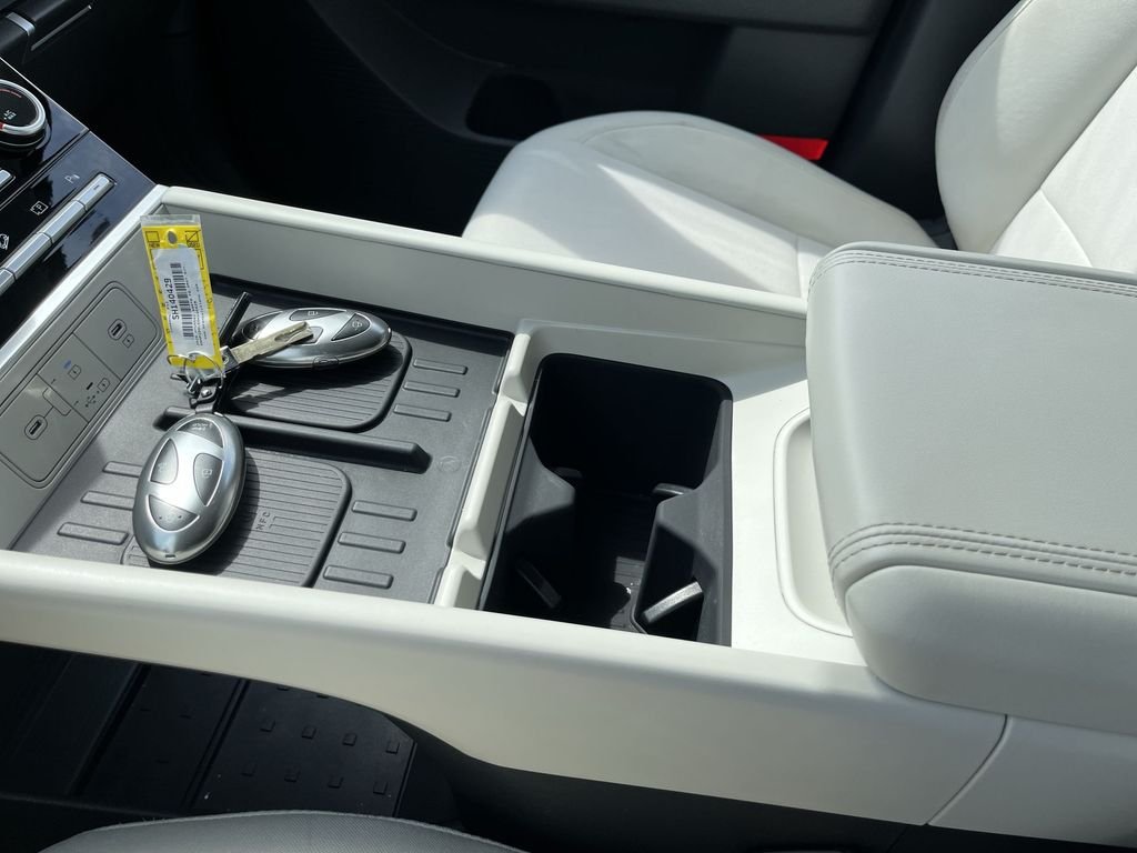 Used 2025 Gray Hyundai SE image 22