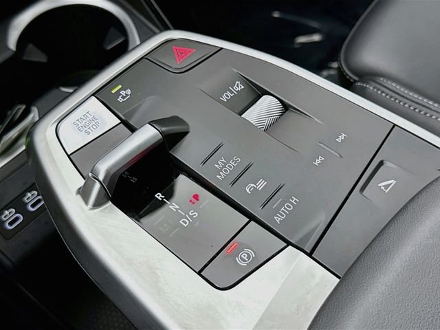 Used 2025 Blue BMW M35i image 17
