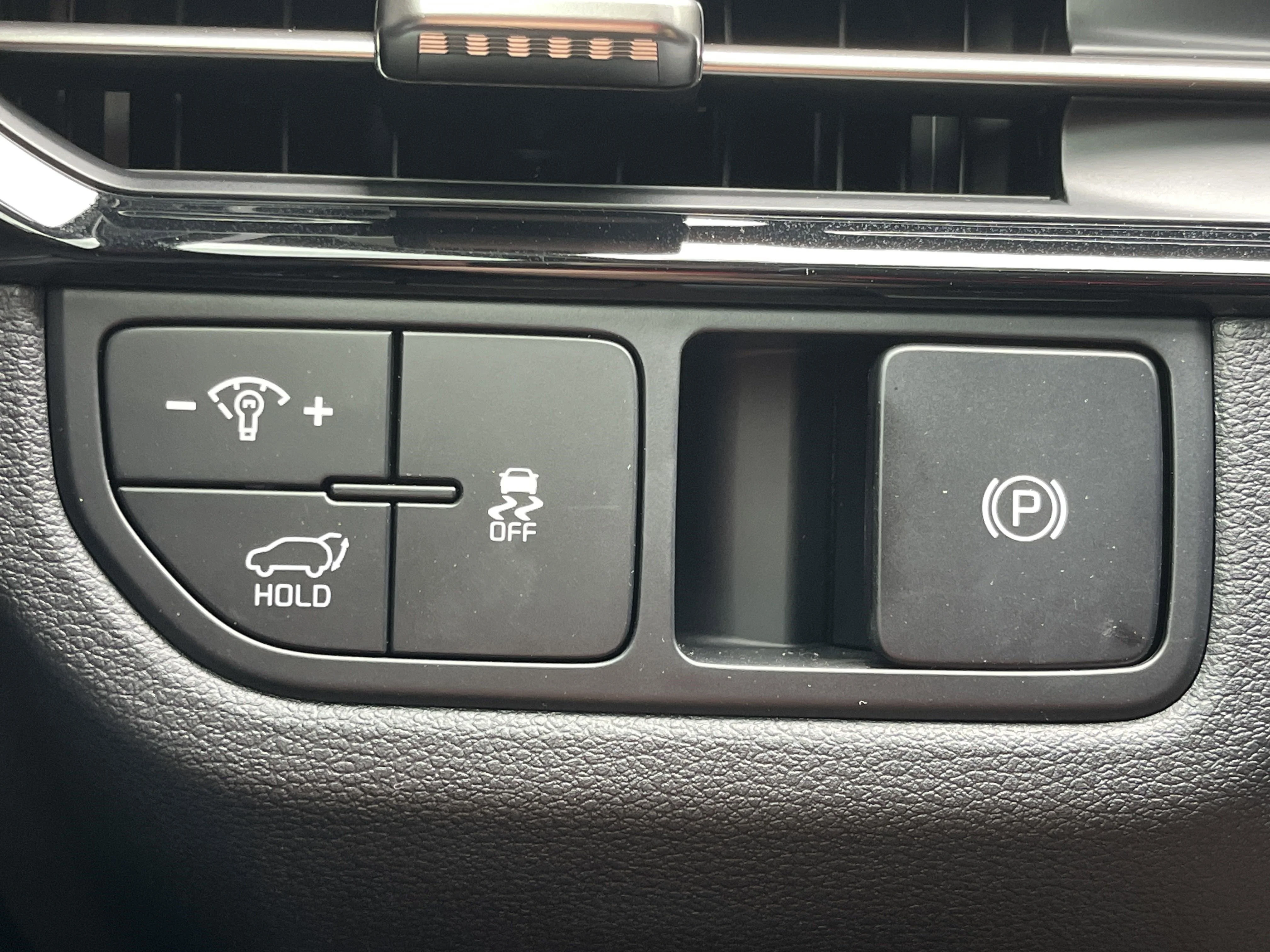 2026 Kia Sportage EX - Photo 17