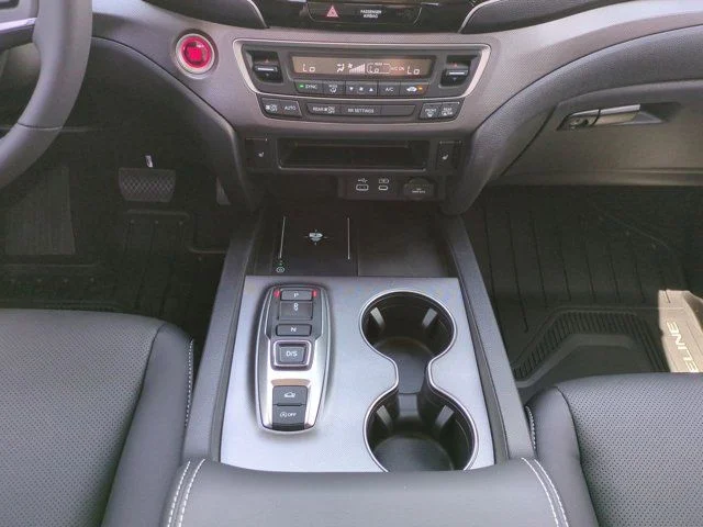 New 2026 Platinum White Pearl Honda RTL image 17