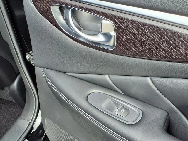 Used 2023 Black INFINITI SENSORY image 26
