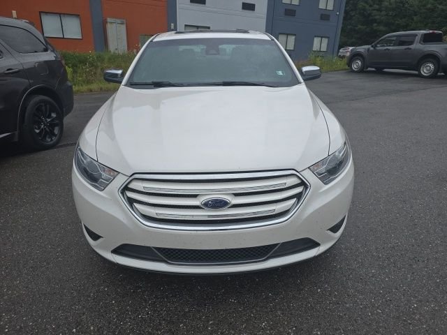 Used 2019 White Ford Limited image 5