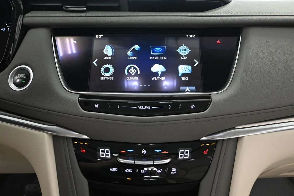 Used 2019 Black Cadillac Luxury image 34