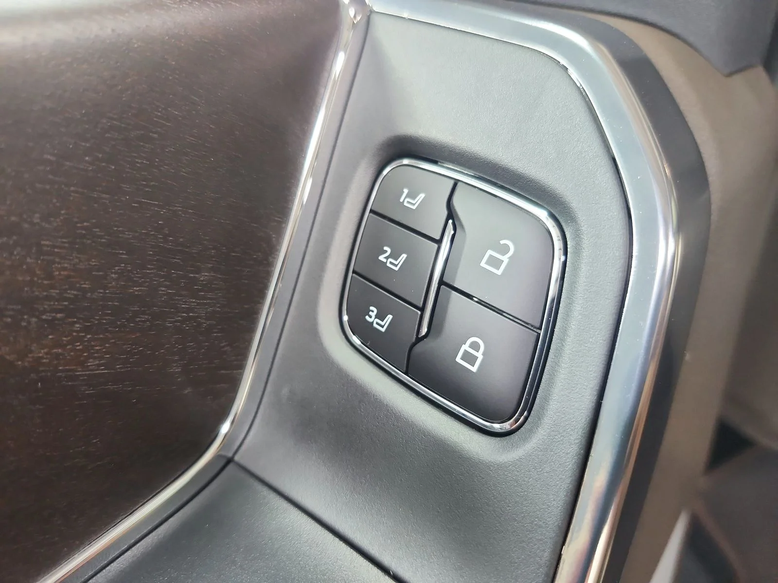 New 2026 Star White Metallic Tri-Coat Ford F-250® King Ranch® image 21