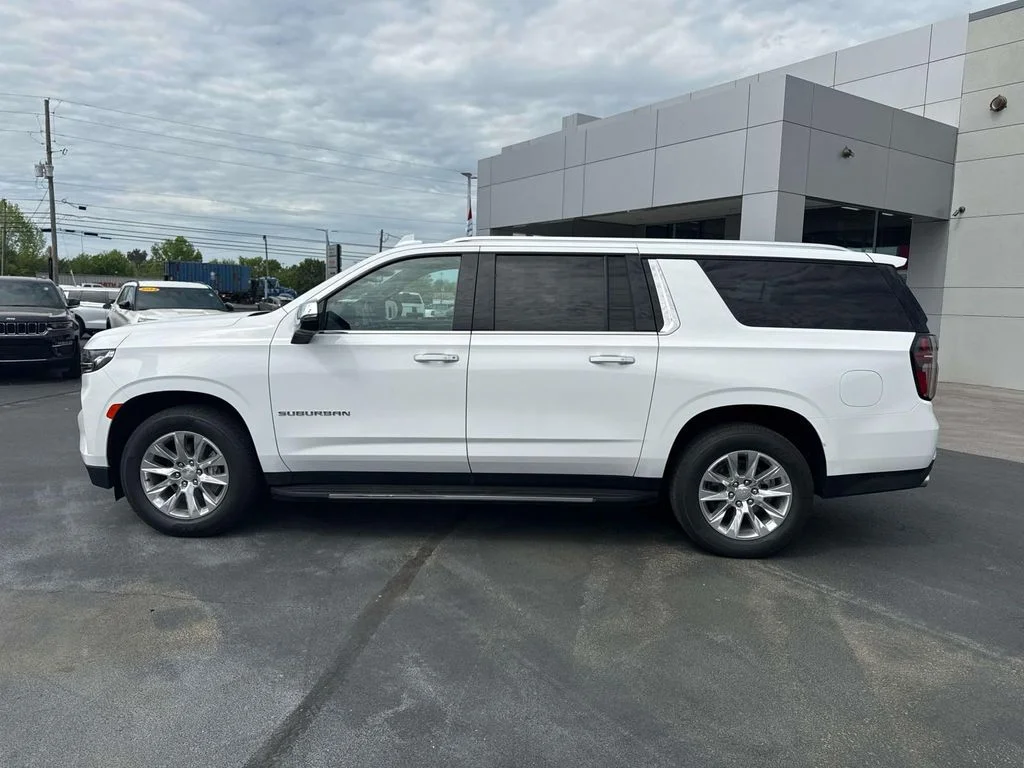 Used 2023 Summit White Chevrolet Premier image 4