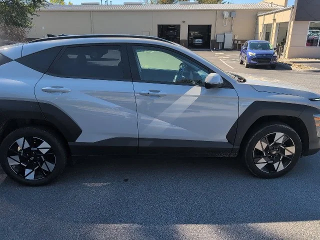 Used 2025 Gray Hyundai SEL image 10