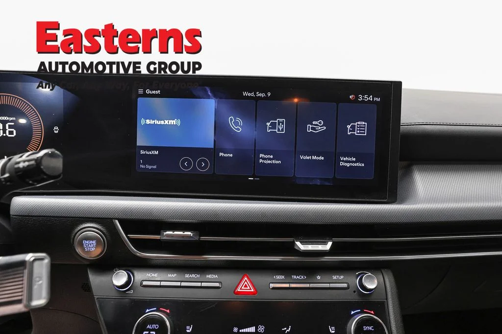 Used 2025 Black Hyundai SEL image 12