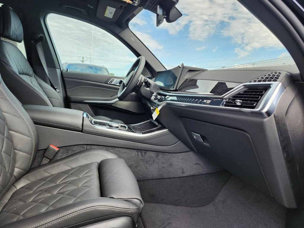 New 2026 Black BMW xDrive40i image 10
