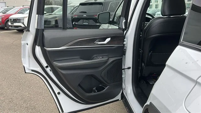 New 2026 White Jeep Altitude image 22