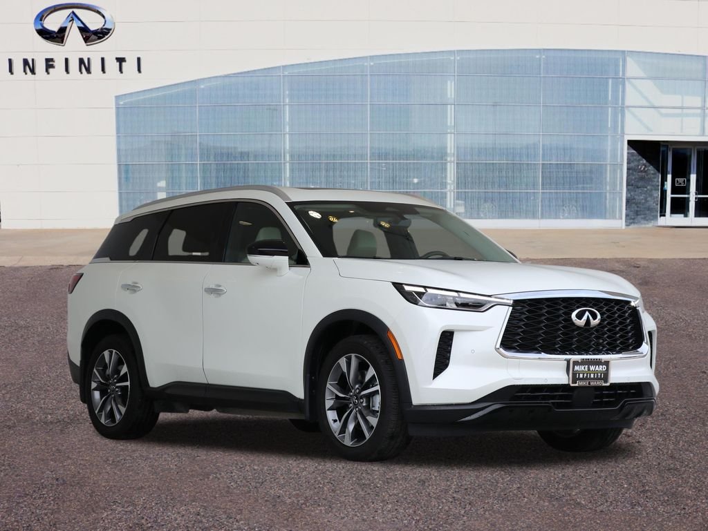 Certified Used 2023 White INFINITI LUXE image 58