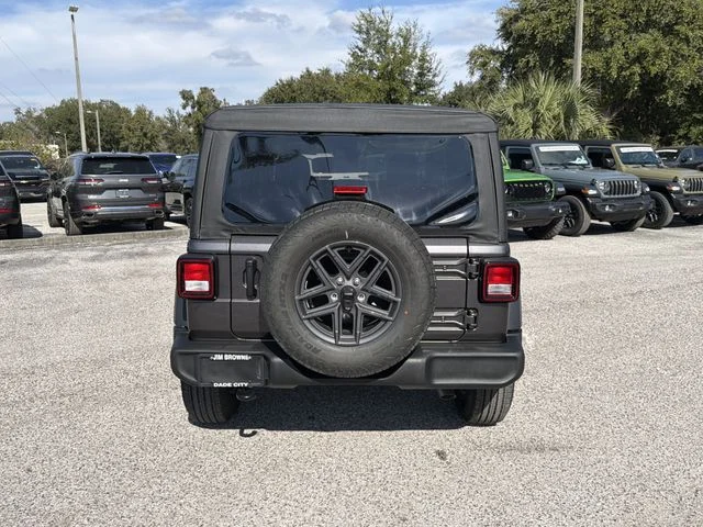 New 2026 Granite Crystal Metallic Clear-Coat Exterior Paint Jeep Sport S image 5