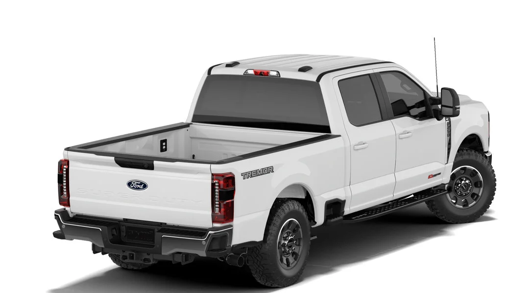 New 2027 Oxford White Ford XLT image 3