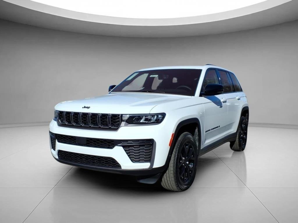 New 2026 Bright White Clear-Coat Exterior Paint Jeep Laredo Altitude image 1