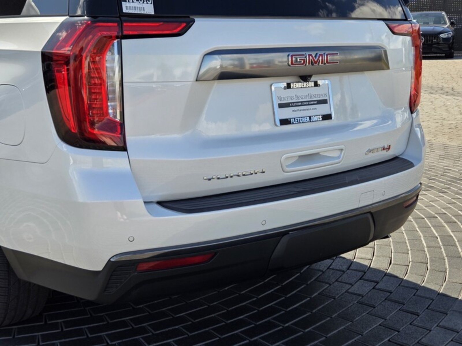 Used 2021 White Frost Tricoat GMC AT4 image 4