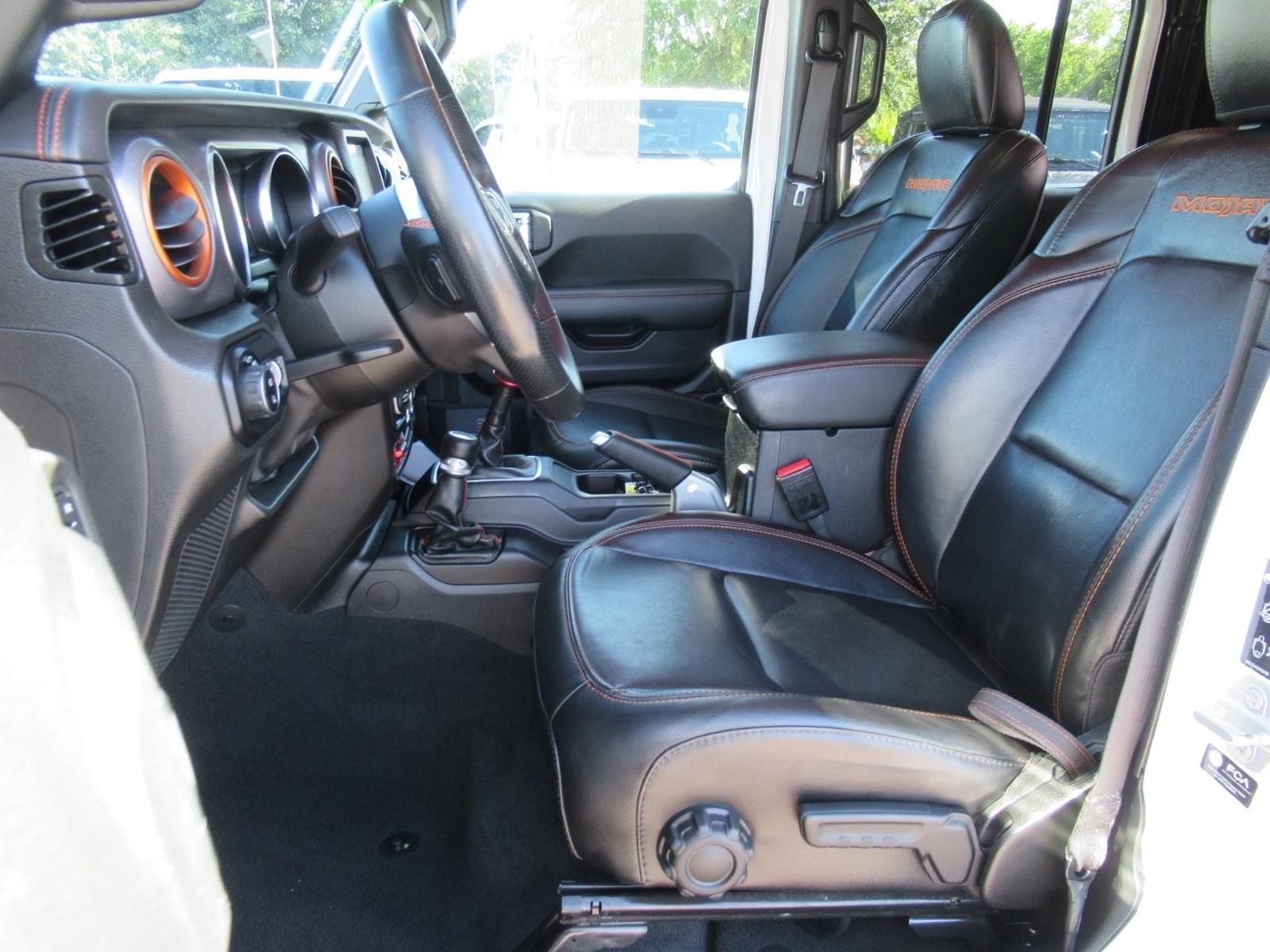 Used 2022 White Jeep Mojave image 22