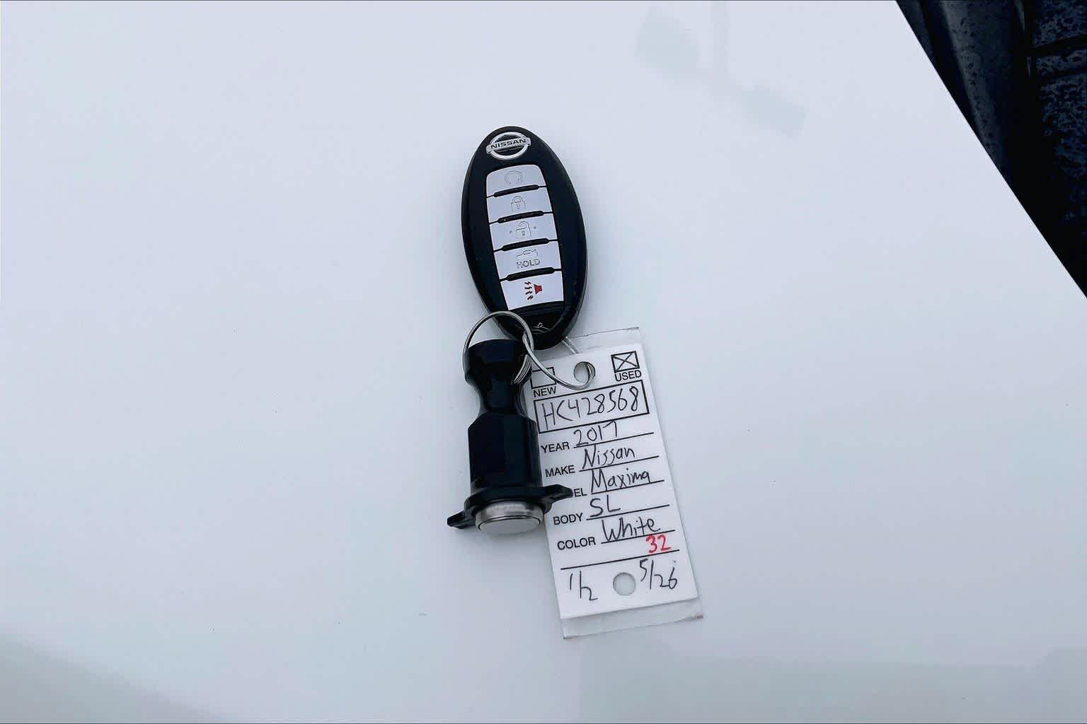 Used 2017 Pearl White Nissan SL image 15
