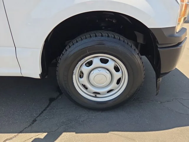 Used 2018 White Ford XL image 23