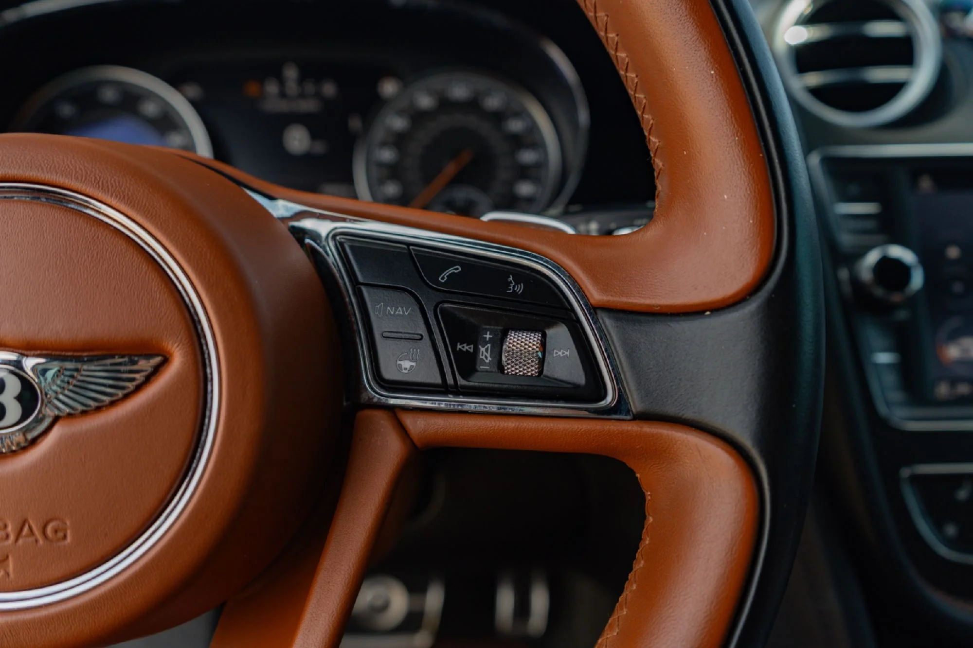 Used 2019 Black Bentley V8 image 14
