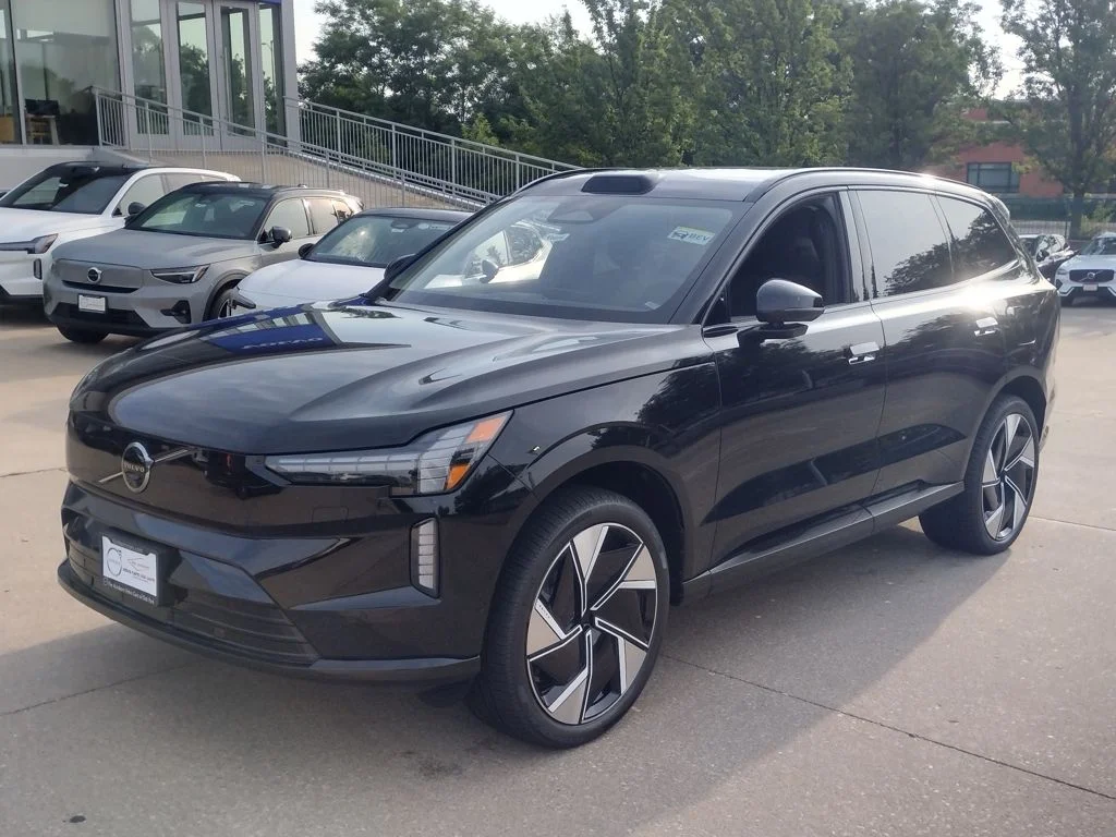 2025 Volvo EX90 Plus - Photo 6