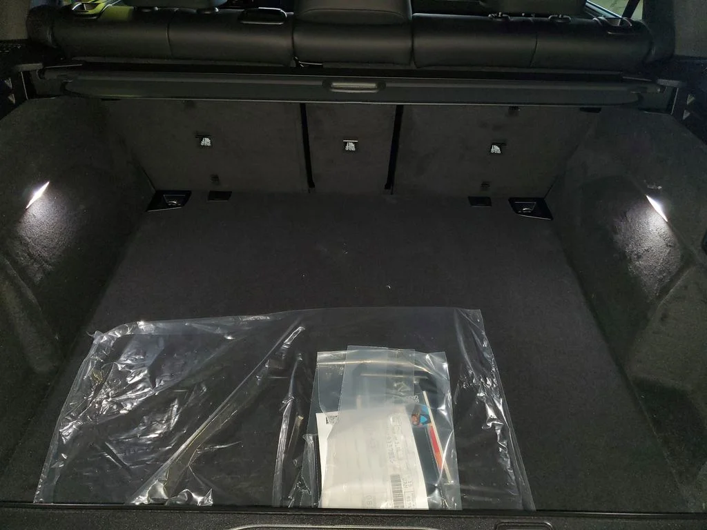 New 2026 White BMW sDrive40i image 7