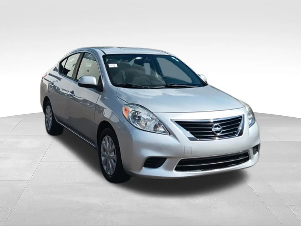 Used 2012 Brilliant Silver Metallic Nissan 1.6 SV image 9