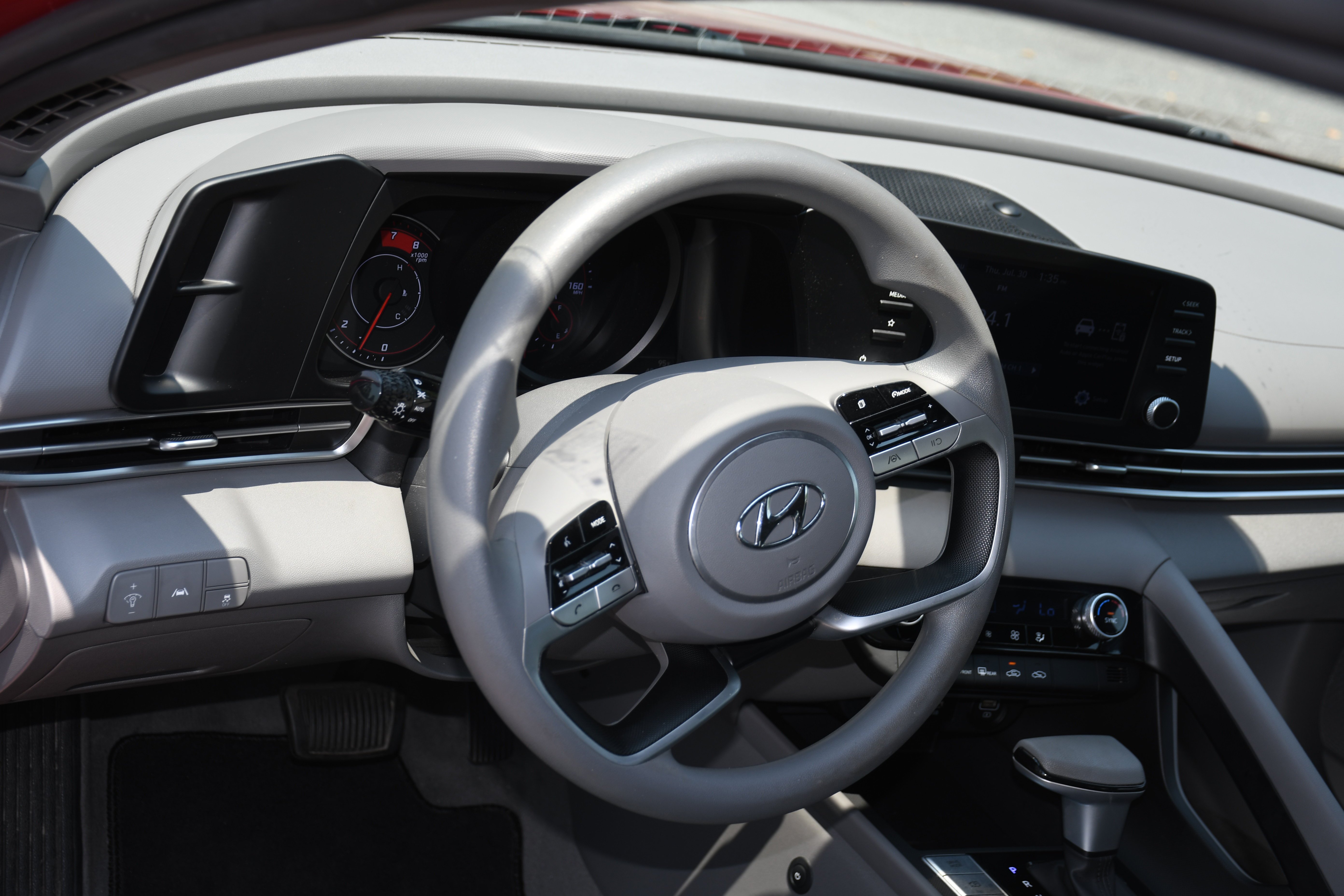Used 2022 Red Hyundai SEL image 8