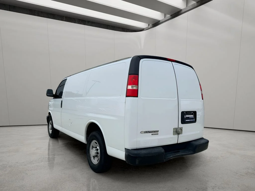 Used 2016 Summit White Chevrolet Work Van image 5