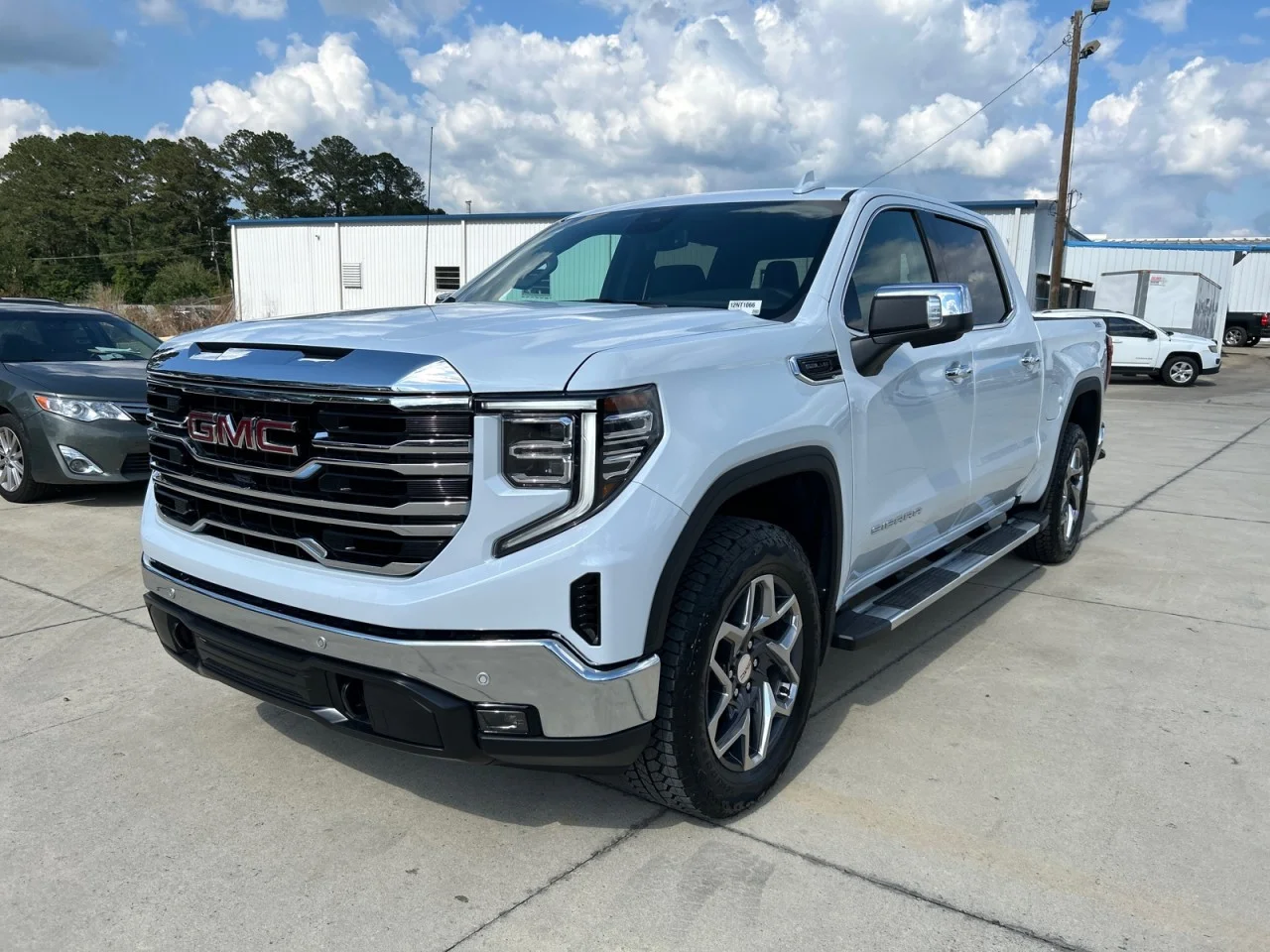 New 2026 Glacier White Tricoat GMC SLT image 1