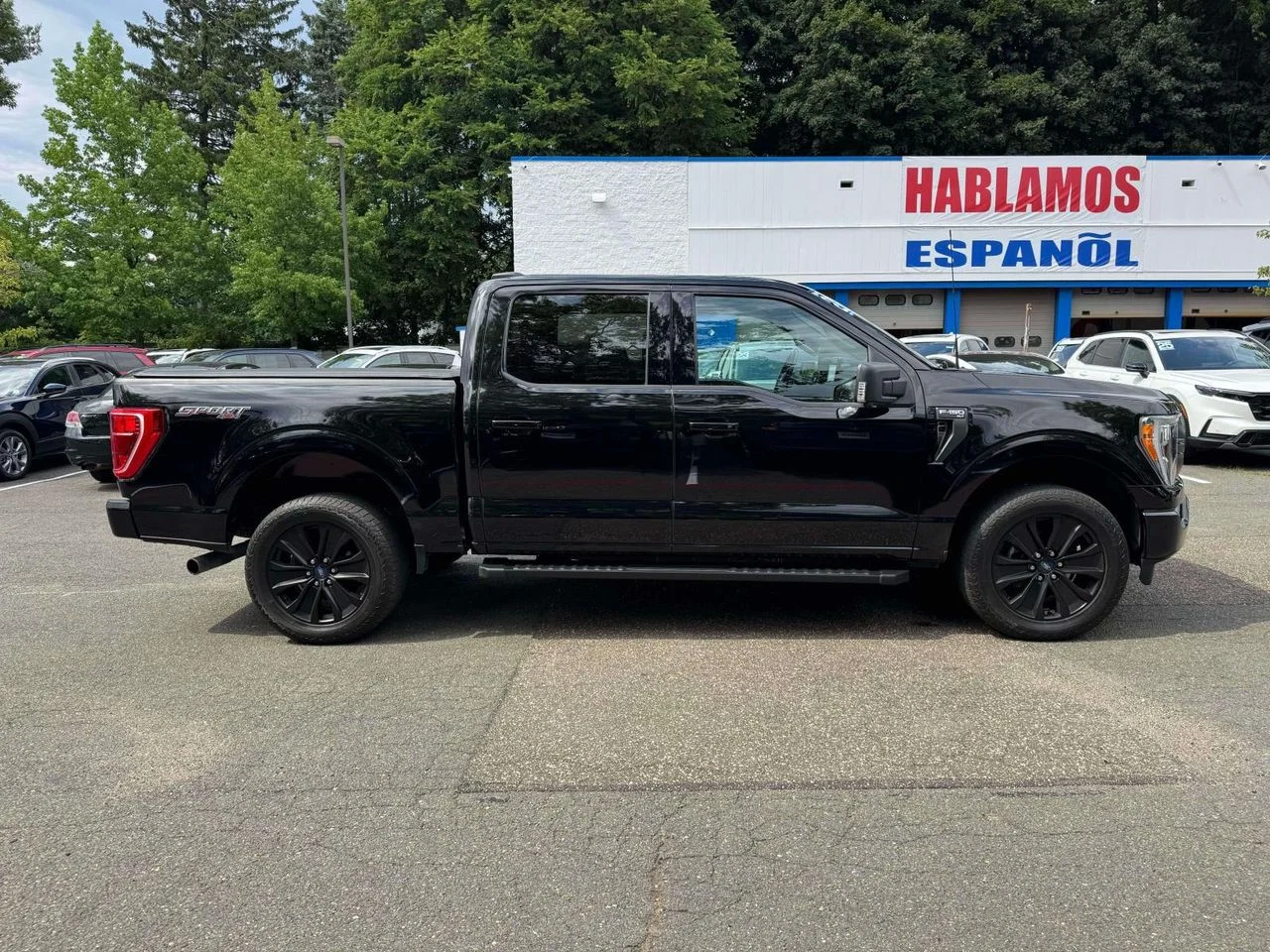 Used 2022 Agate Black Metallic Ford XLT image 8