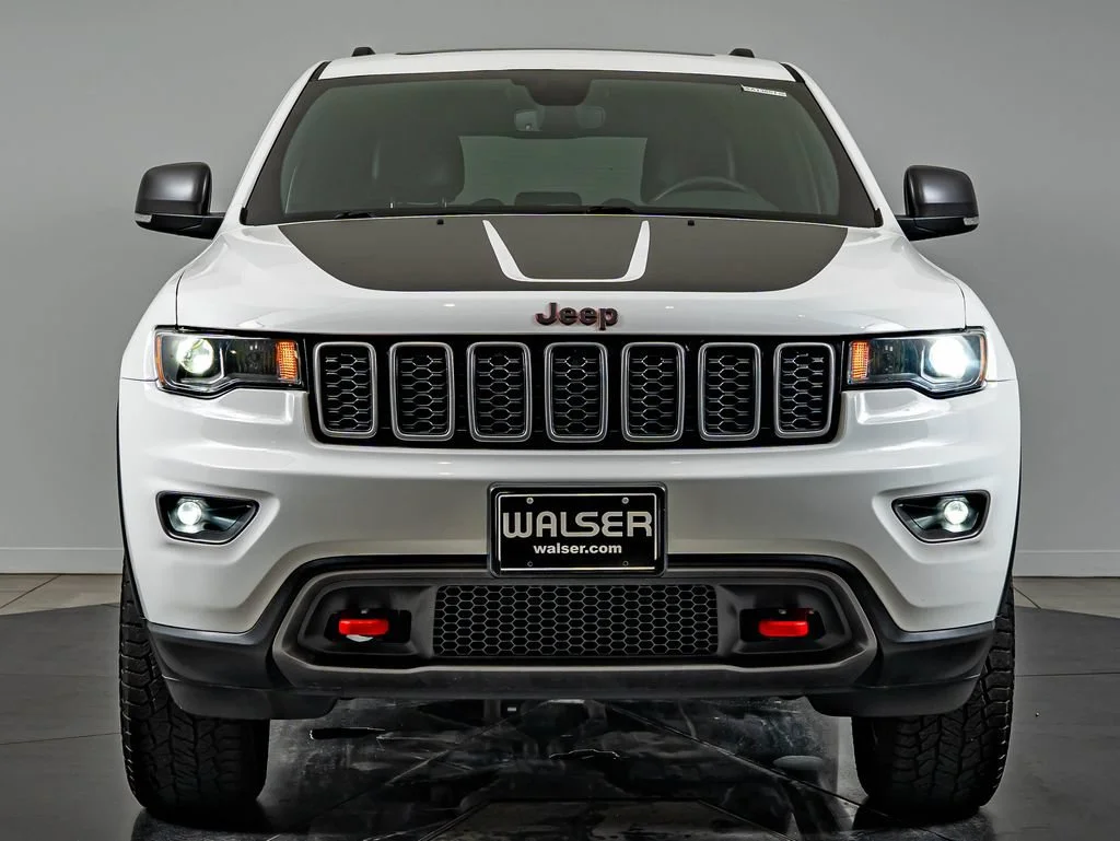 Used 2019 Bright White Clearcoat Jeep Trailhawk image 2