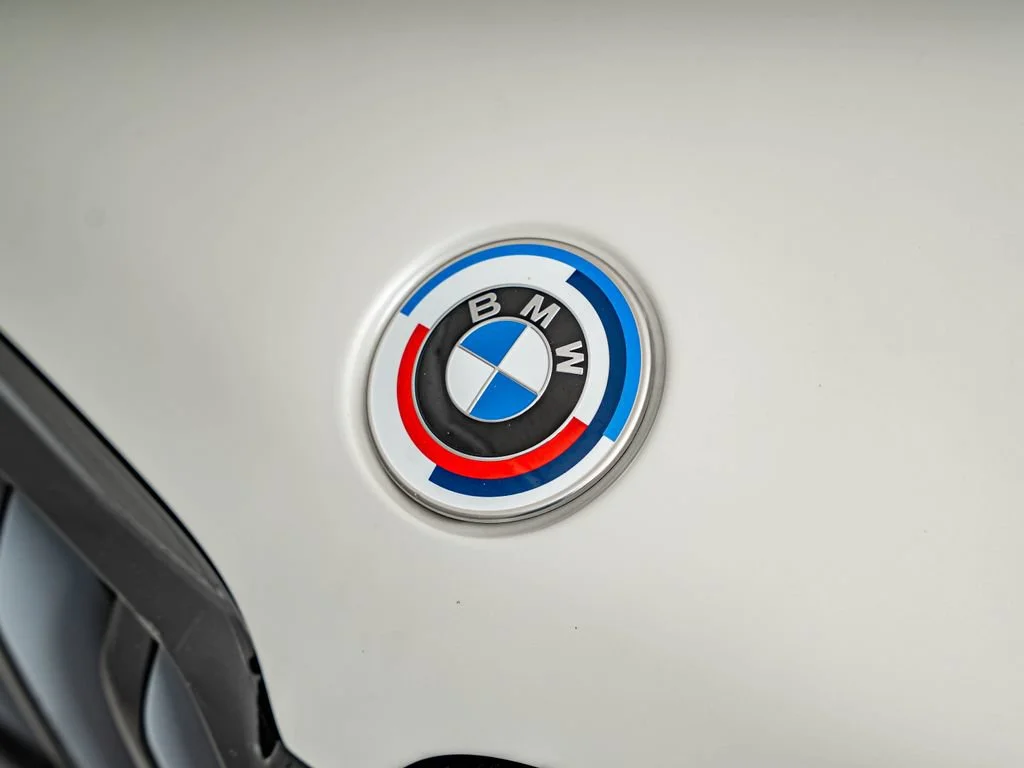 Used 2023 Frozen Brilliant White Metallic BMW M50i image 12
