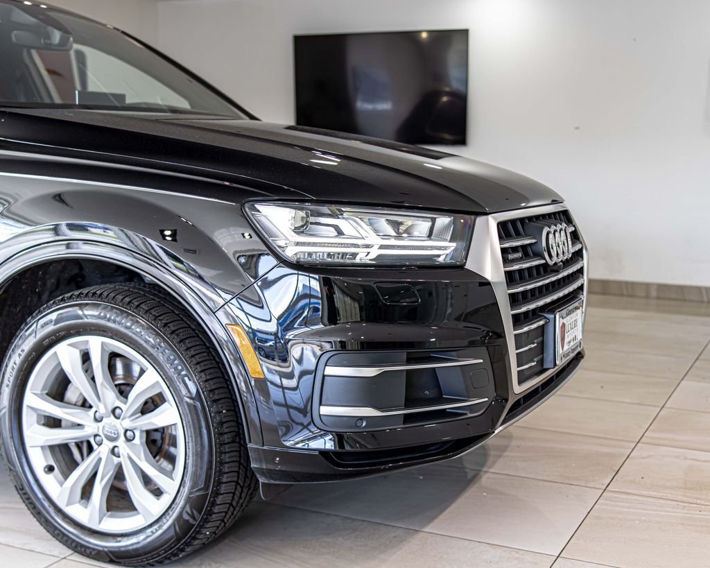 Used 2019 Black Audi 55 Premium image 3