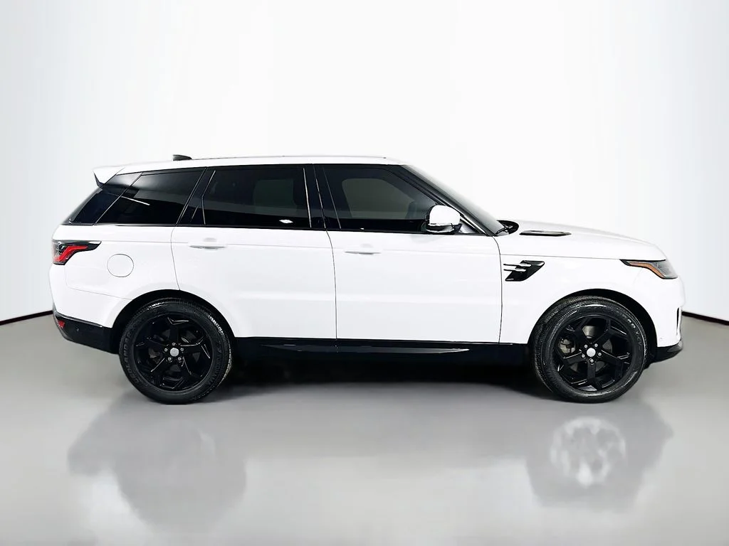 Used 2018 Fuji White Land Rover HSE Td6 image 4