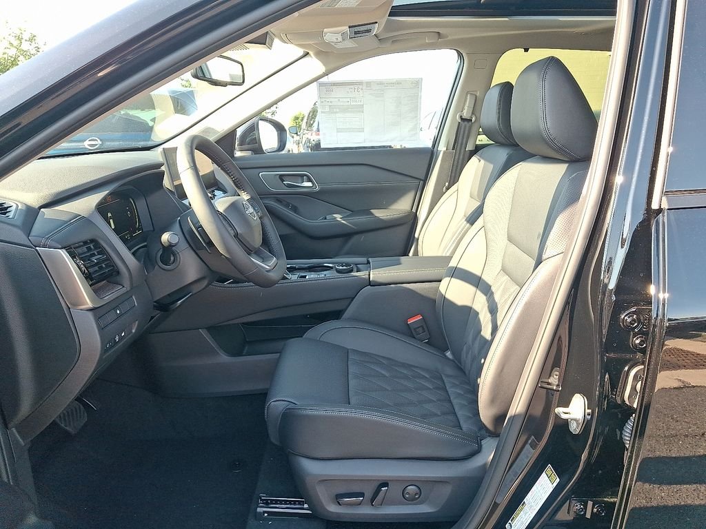 New 2026 Super Black Nissan Platinum image 6