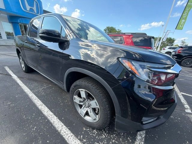 Certified Used 2024 Crystal Black Pearl Honda RTL image 3