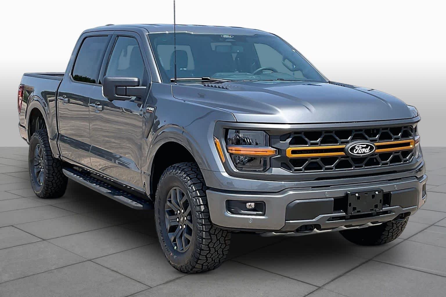 New 2026 Carbonized Gray Metallic Ford Tremor® image 2