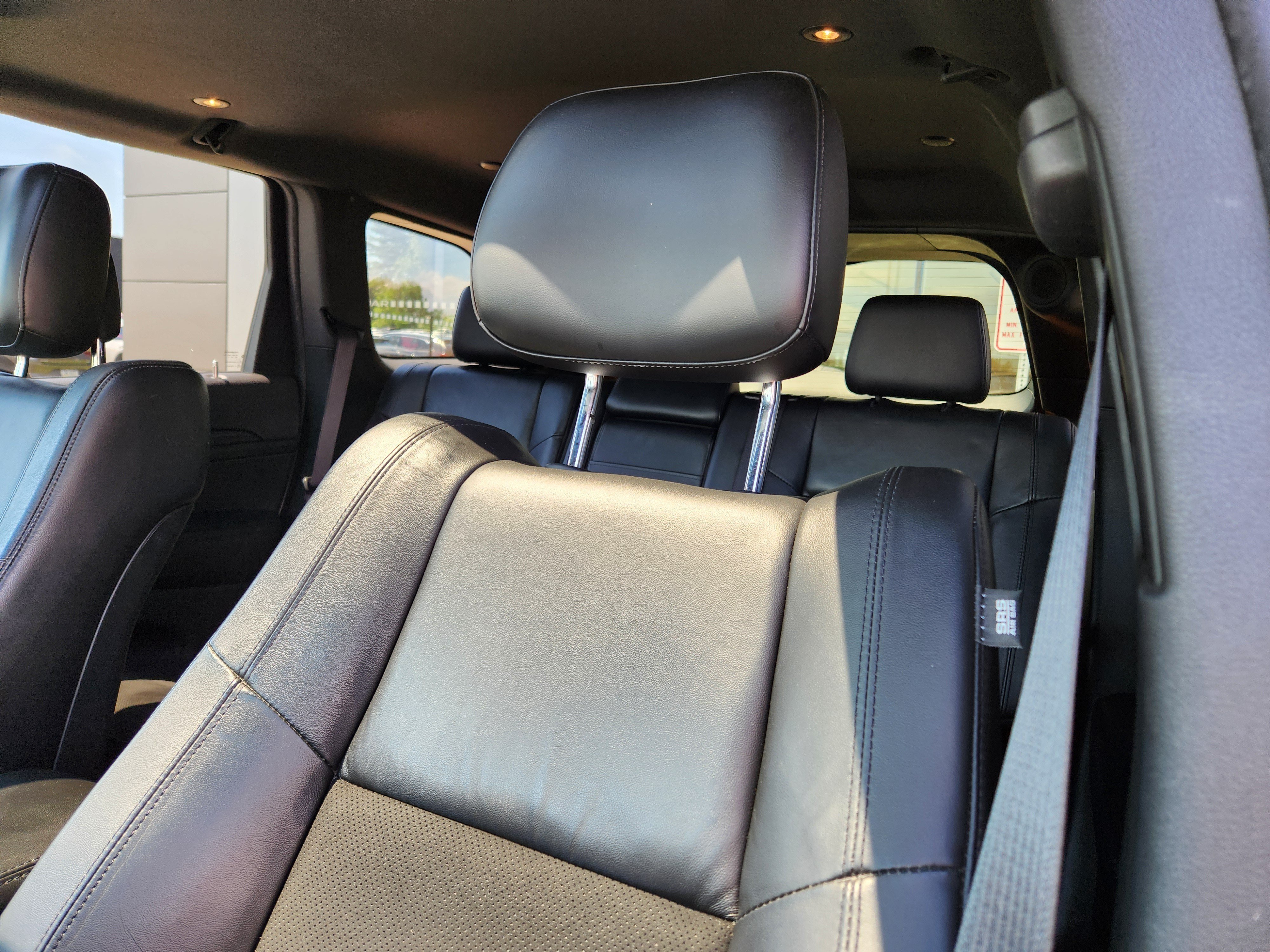 Used 2019 Diamond Black Crystal Pearlcoat Jeep Altitude image 11